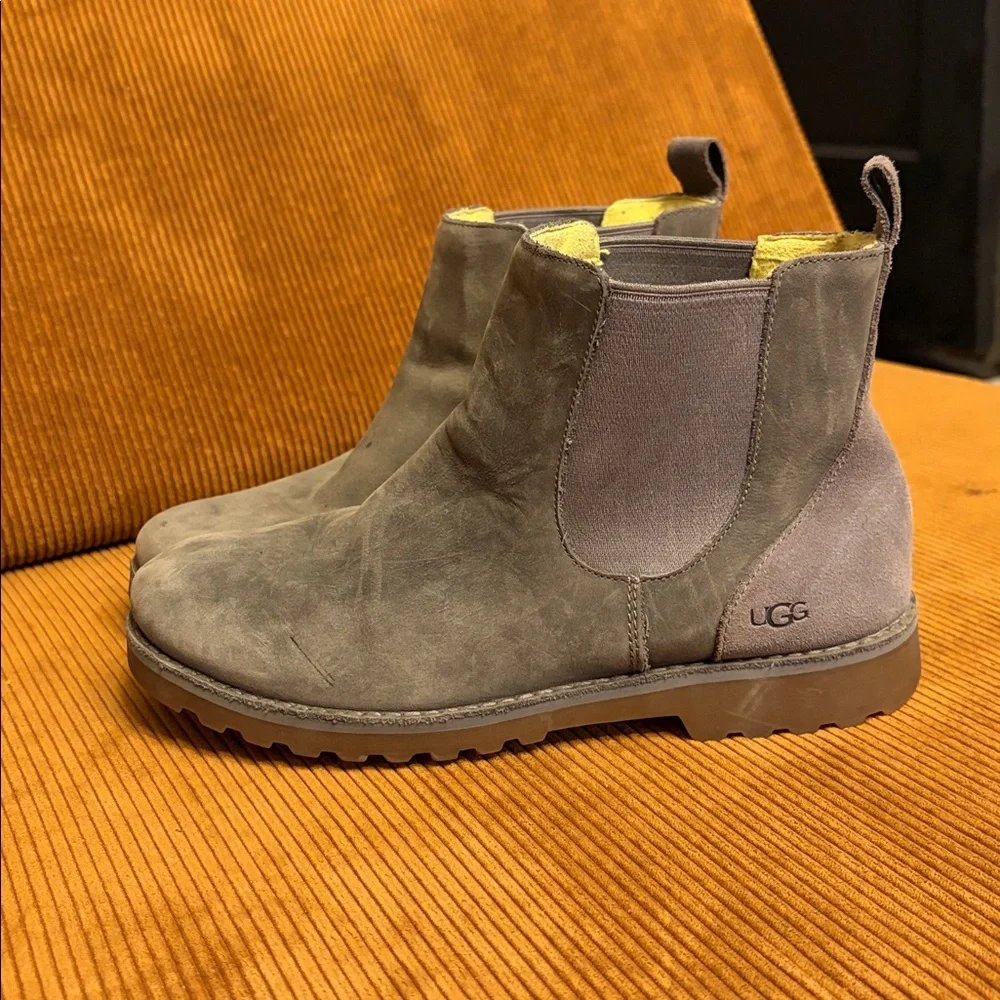 Ugg Bolden Gray Leather/Suede Chelsea Boots Size 6 - Picture 1 of 9